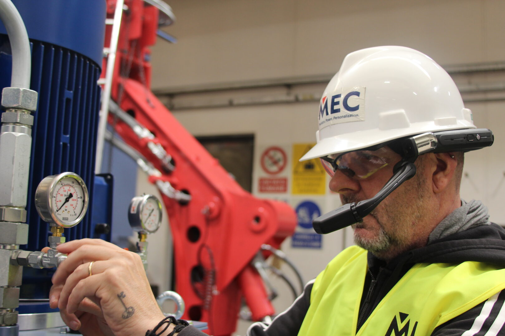 MEC Smartglasses